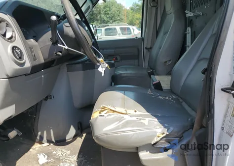 2010 Ford Econoline E250 Van z USA, uszkodzony, nr VIN 1FTNE2EW9ADA19110